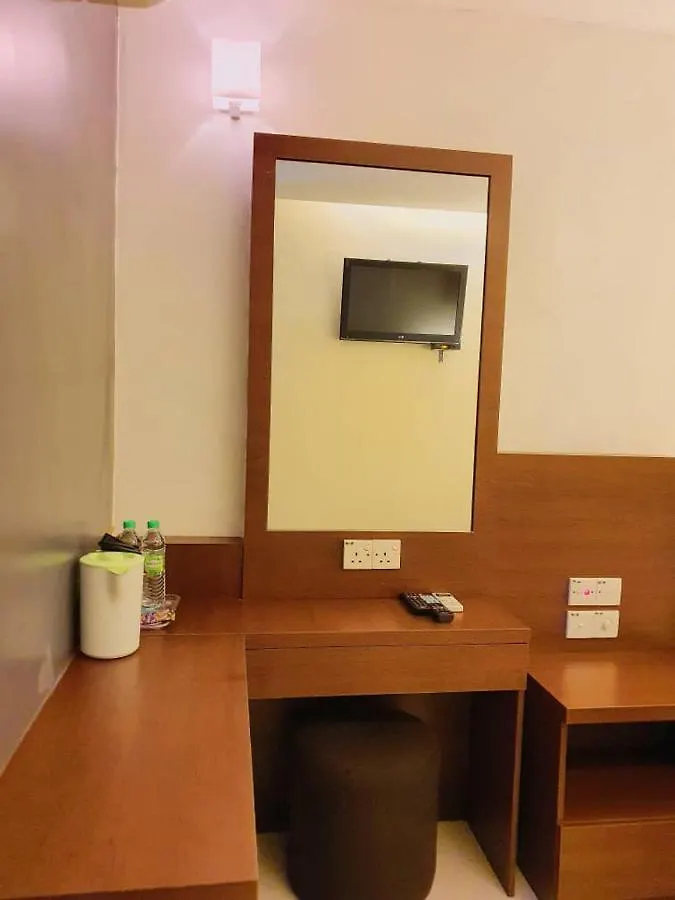 Hotel Zamburger Laurence Melaka - Marina Well 0*, ملقا ماليزيا