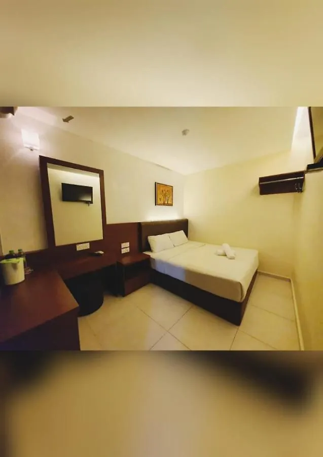 Hotel Zamburger Laurence Melaka - Marina Well Malaysia